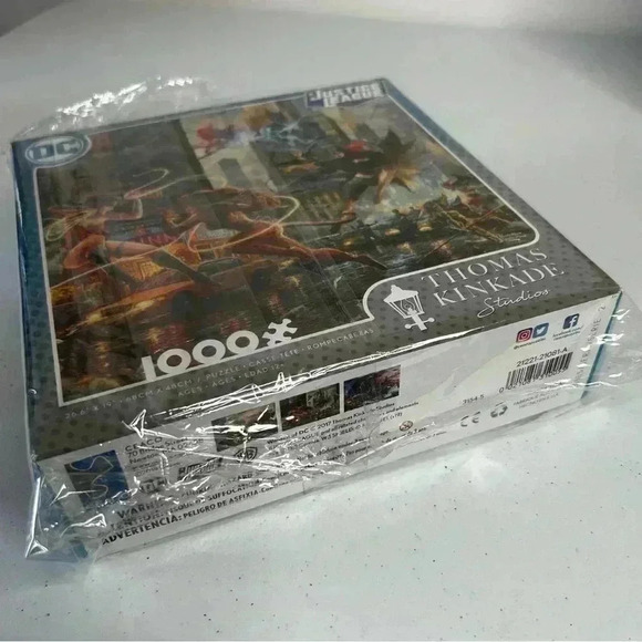 ❤️ Sealed BNIB Ceaco-Thomas Kinkade-DC Comics Women of  DC 1000 Pc Jigsaw Puzzle - Picture 8 of 8